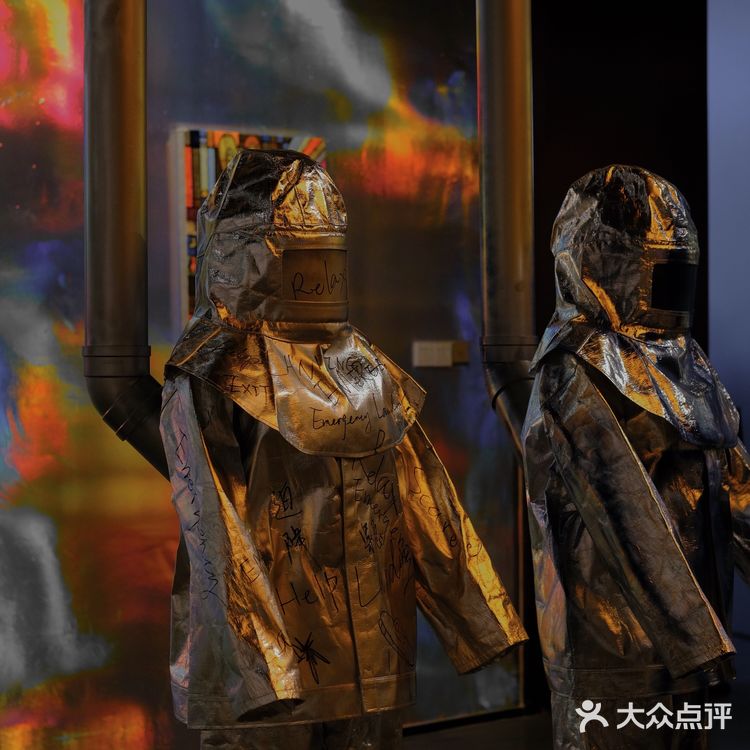 深圳展览｜潮流太空舱艺术大展·紧急迫降