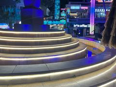 -亚龙湾亚泰商业街