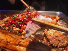 -鸣记脆皮烤鱼·海鲜烤鱼(三八广场店)