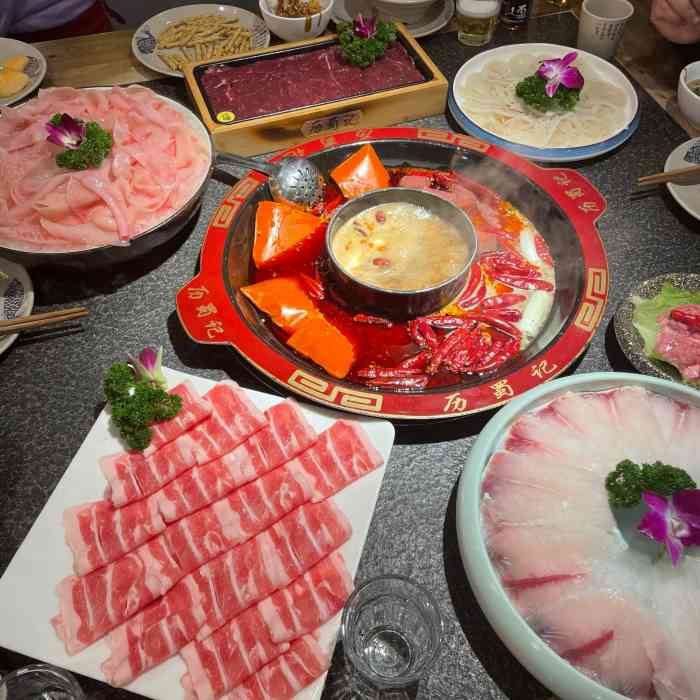 历蜀记健康火锅(桐梓林店)-"刚搬到这边居住,前天和战友们去历蜀记聚