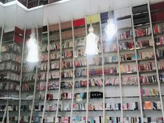 -钟书阁(松江泰晤士小镇店)