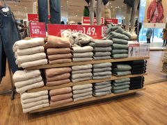 -优衣库(哈尔滨乐松广场店)