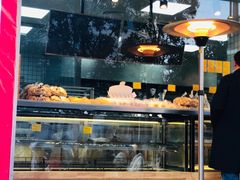 面包甜点陈列柜-鲍师傅糕点(江苏路店)