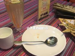 -香巴拉云南餐厅(华莱坞店)