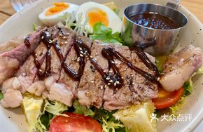 Sirloin Steak Salad