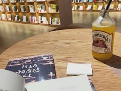 -新华文创·光的空间
