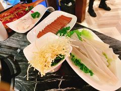 -热火朝天鲜切牛肉火锅(南强街巷店)