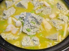 -阿瓦山寨·湘菜现炒·剁椒鱼头王(咸阳总店)
