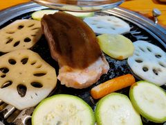 蔬菜拼盘-唯成•韩国炭火烤肉 유성고기