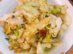 干红薯叶炒包菜-吃饭皇帝大土家民族菜(正大广场店)