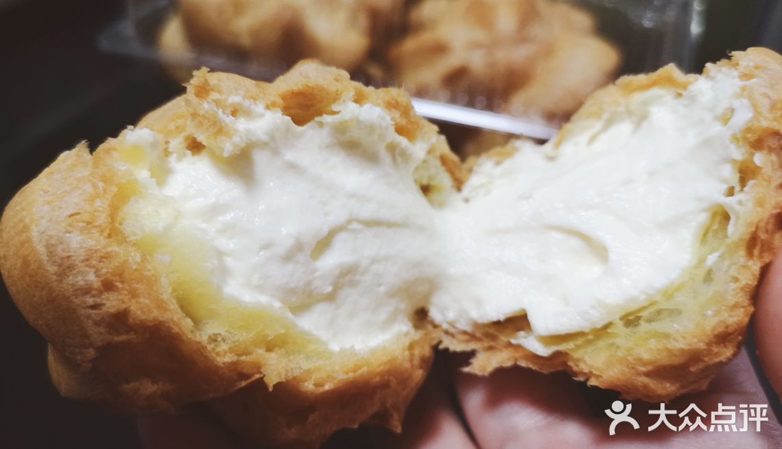 吴酥生的奶油泡芙吴酥生目前在长沙有十一家门店