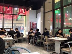 大堂-凤凰路何眼镜香辣蟹(花果园店)