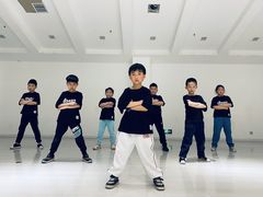 -西安小天鹅艺术团(曲江Alice店)