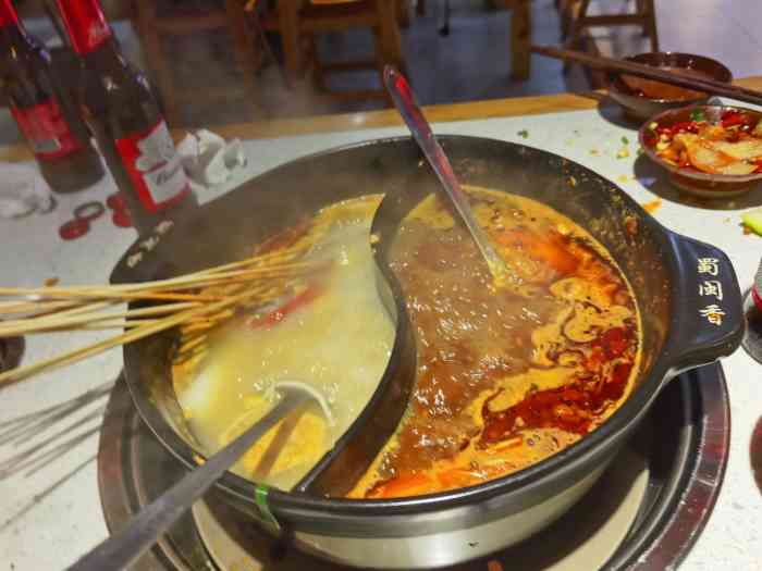 蜀闽香小郡肝火锅串串·每日新鲜肉串"来吃了好几次了,最吸引我的就