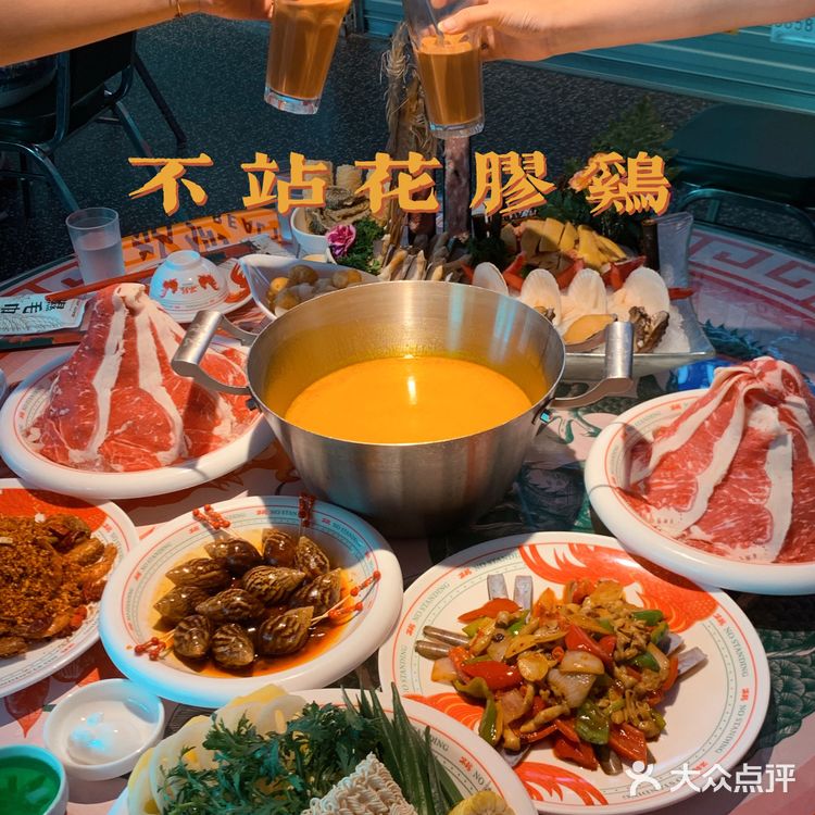 成都探店｜走！到香港老电影里约一顿饭吧