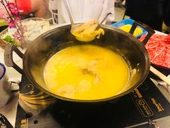 -鲜入围煮花胶鸡海鲜火锅