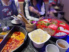 -热火朝天鲜切牛肉火锅(南强街巷店)