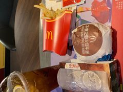-麦当劳(中山公园龙之梦店)