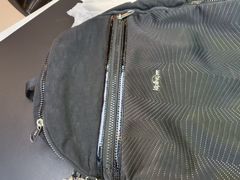 -爱革·洗衣改衣·洗鞋修鞋·洗包修包·奢侈品护理(宝地广场店)