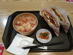 传统驴肉火烧-驴世家驴肉火烧·凉皮·胡辣汤(五道口店)