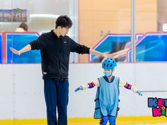 -陈露国际冰上中心(天津嘉里汇店)