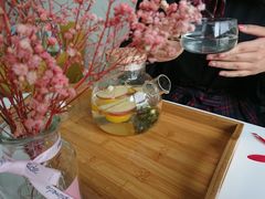 蜜桃乌龙水果茶-团子家猫咪猫咖馆·柯基·柯尔鸭