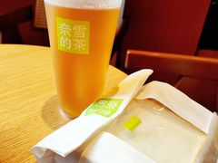 -奈雪的茶(M+世纪都会广场店)
