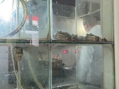 -胡子饮食店