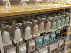 -名创优品(江南新地店)