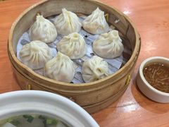 -莱莱小笼·乔艾
