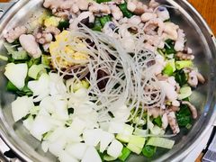 虾仁辣炒章鱼锅-蚂蚁家辣炒章鱼(海云台店)