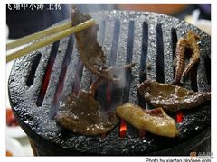 烤肉的过程，美。送到口中的结果，更美。-大槐树烤肉馆