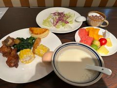 -深圳龙华大浪商业中心亚朵X酒店