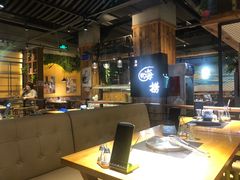 -洪氏嗨捞·广东猪肚鸡·椰子鸡火锅(西咸万象城店)