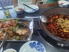 -秦巴石锅鱼
