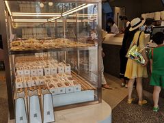 面包甜点陈列柜-奈雪的茶(中粮祥云小镇店)