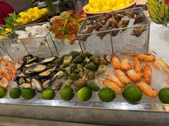 -广州万富希尔顿酒店·感趣自助餐厅·金秋蟹宴生蚝海鲜刺身
