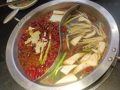 -沸炉重庆老火锅(军事博物馆店)