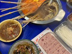 -马路边边串串香(苗栗路店)