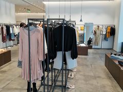 -URBAN REVIVO(上海中庚漫游城店)