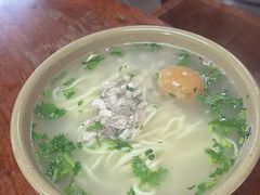 -亮亮面馆(经六路店)