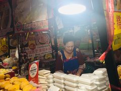 -芒果糯米饭摊子