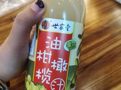 新鲜橄榄油柑鲜榨果汁-世家堂·凉茶·甜品(宝安好旺角店)