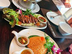 -Chom Cafe and Restaurant