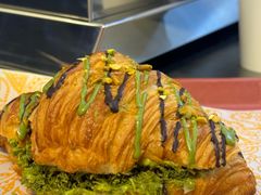 迪拜巧克力羊角-OUR Bakery(国贸商城店)