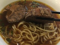 -天下三绝 牛肉面/红酒