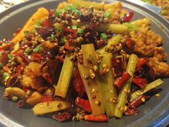 香辣牛蛙-粉墨特色菜·烧烤音乐酒馆