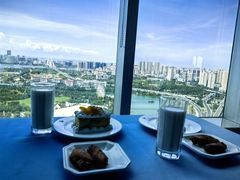 -黄金海景西餐厅·三文鱼·牛扒云顶旋转自助餐