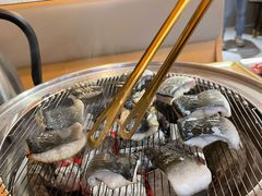 -围炉肉舍•炭烤活鳗•丹东海鲜烤肉(步行街店)