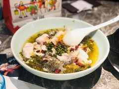 招牌酸菜鱼-港丽餐厅
